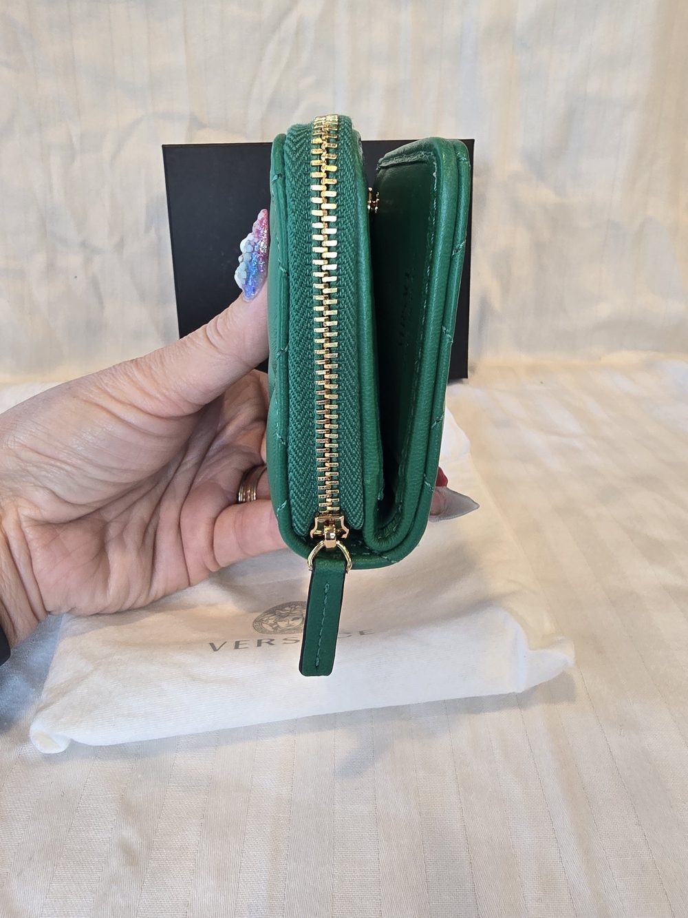 Versace Green Lamb Skin Quilted Leather Zip Wallet with Gold Medusa - Picture 5 of 14